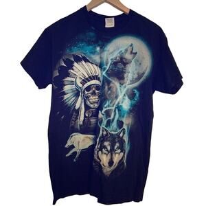 Vintage wolf tee w Native American imagery. Sz m